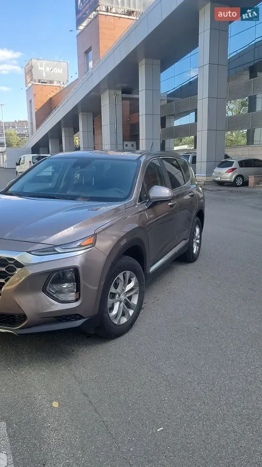Hyundai Santa Fe 2019 photo 2