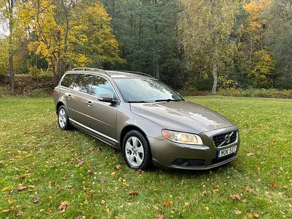 Volvo V70 2010 photo 3