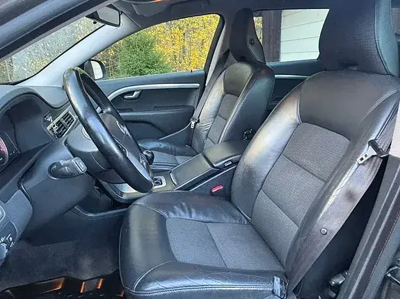 Volvo V70 2010 photo 4