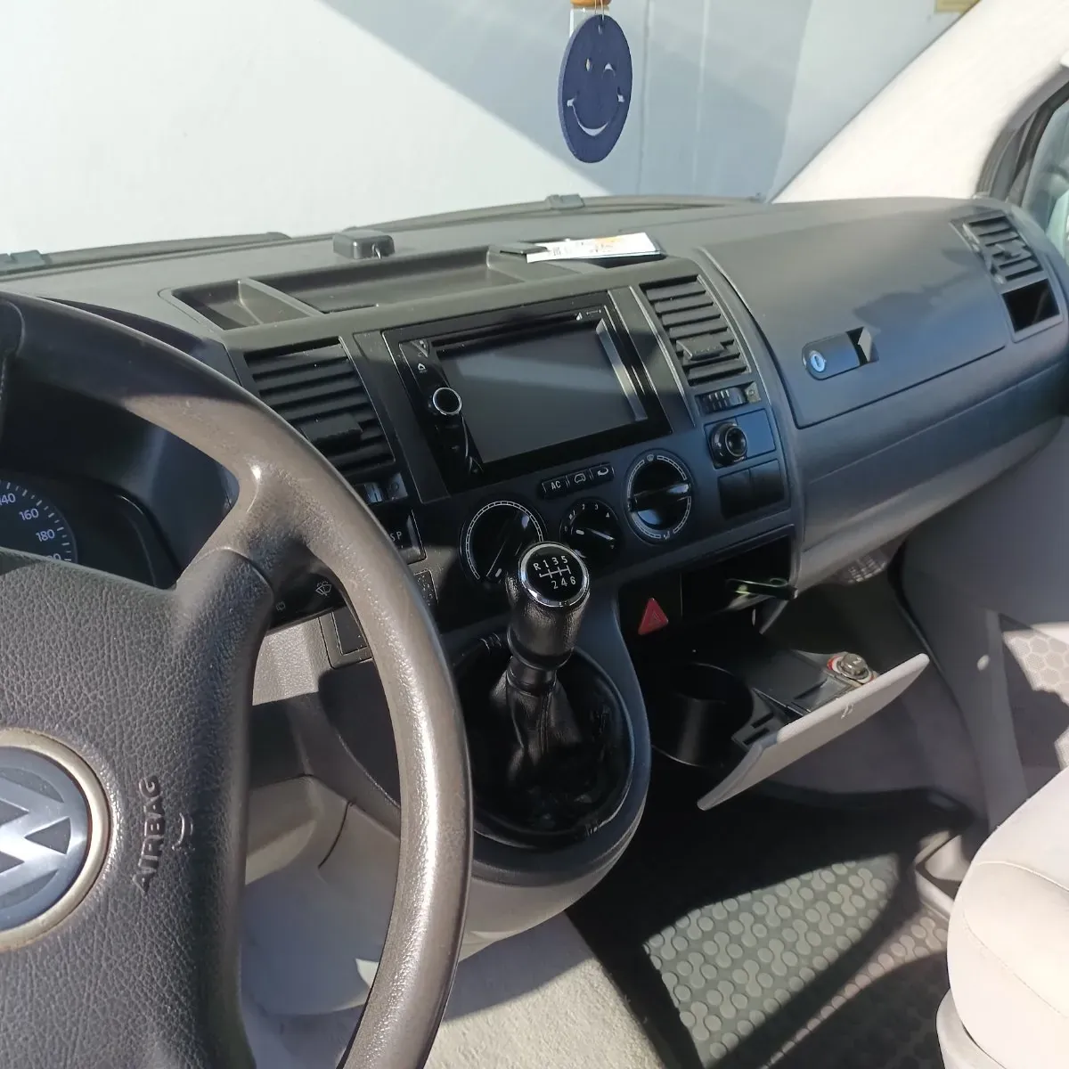 Volkswagen T5 2003 photo 3