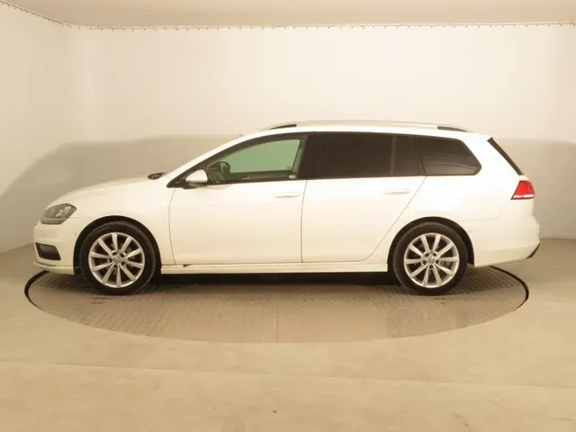 Volkswagen Golf Variant 2014 photo 2