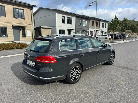 Volkswagen Passat 2012 photo 4