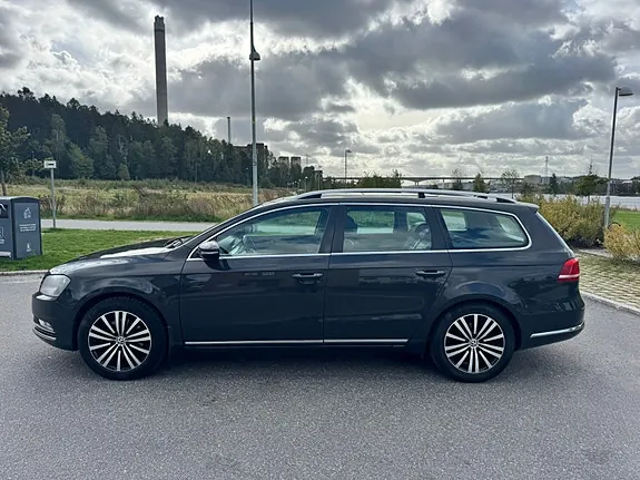 Volkswagen Passat 2012 photo 2