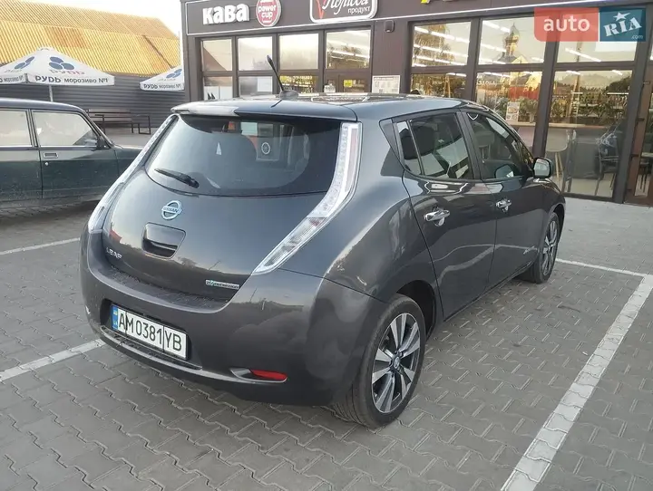 Nissan Leaf 2013 photo 4