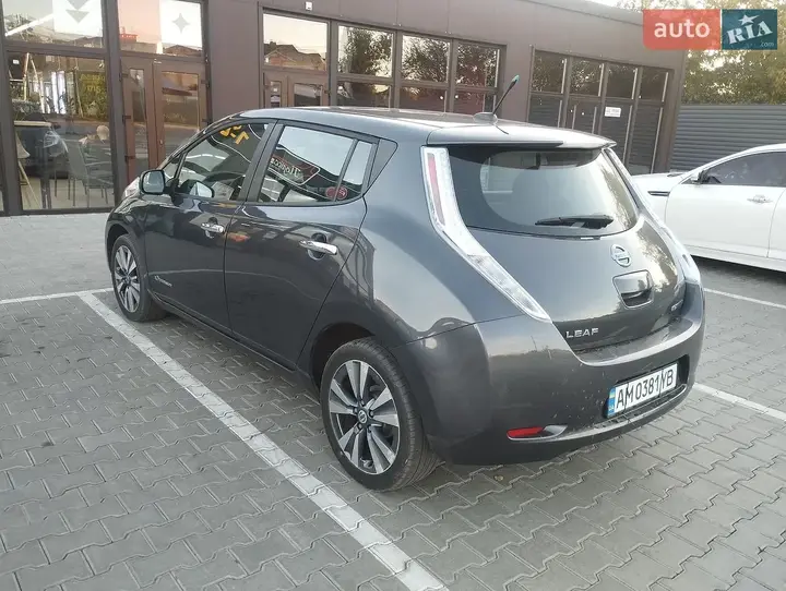 Nissan Leaf 2013 photo 3