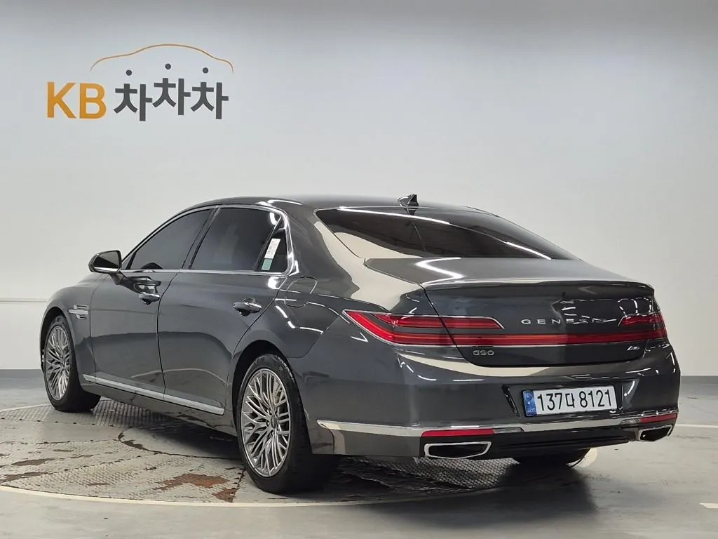 Genesis G90 2021 photo 2