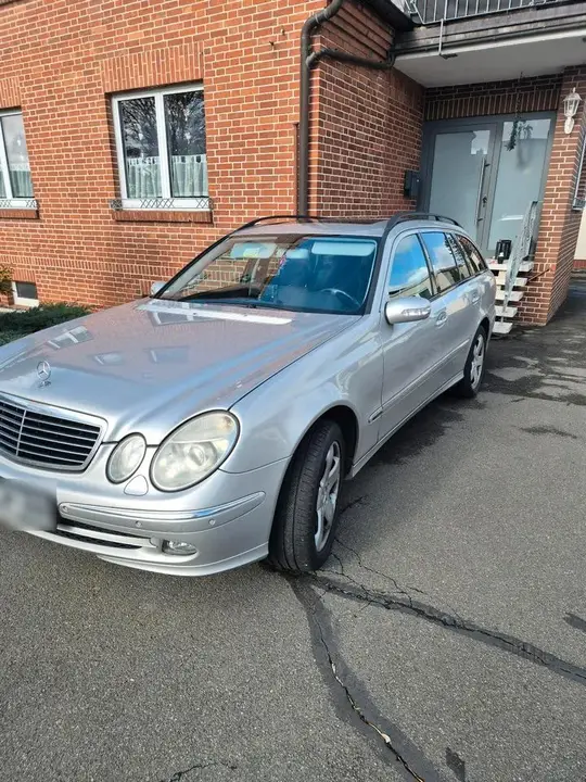 Mercedes-Benz W211