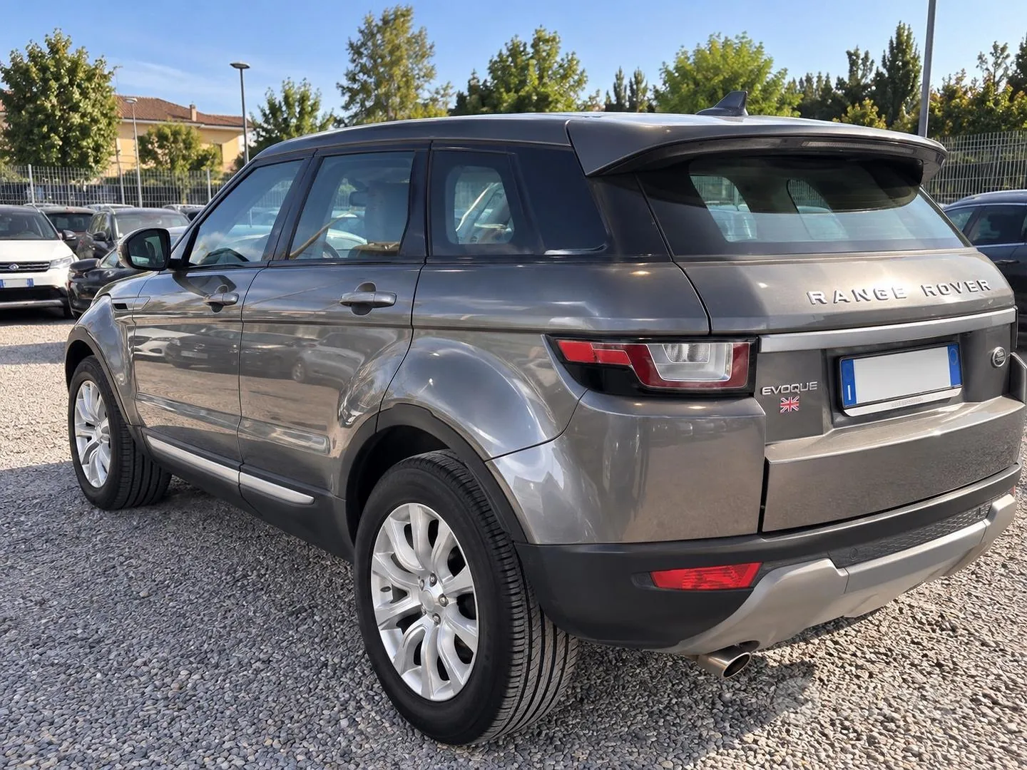 Land Rover Range Rover Evoque 2016 photo 2