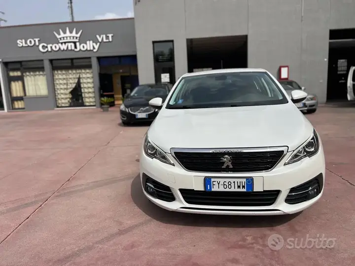 Peugeot 308 2019 photo 2