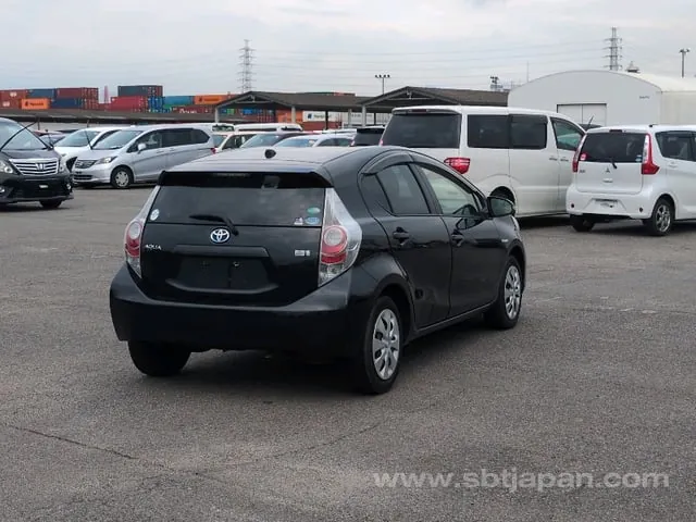Toyota Aqua 2014 photo 4