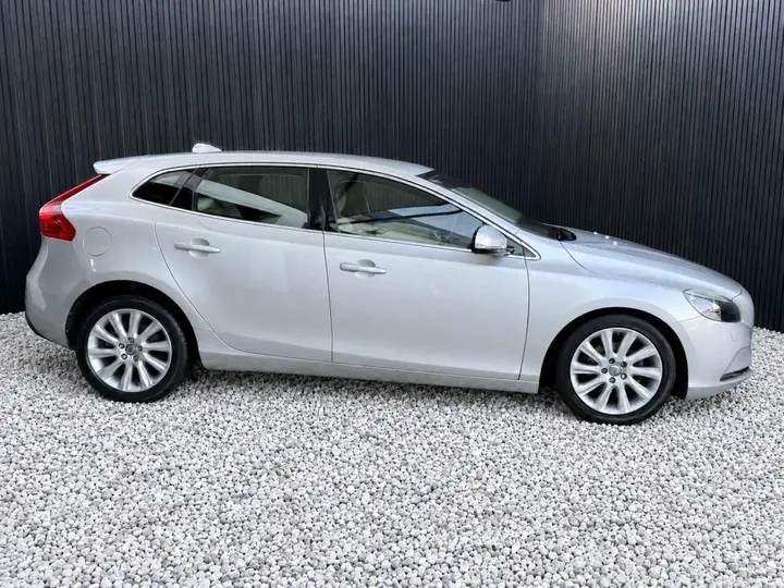 Volvo V40 2014 photo 2