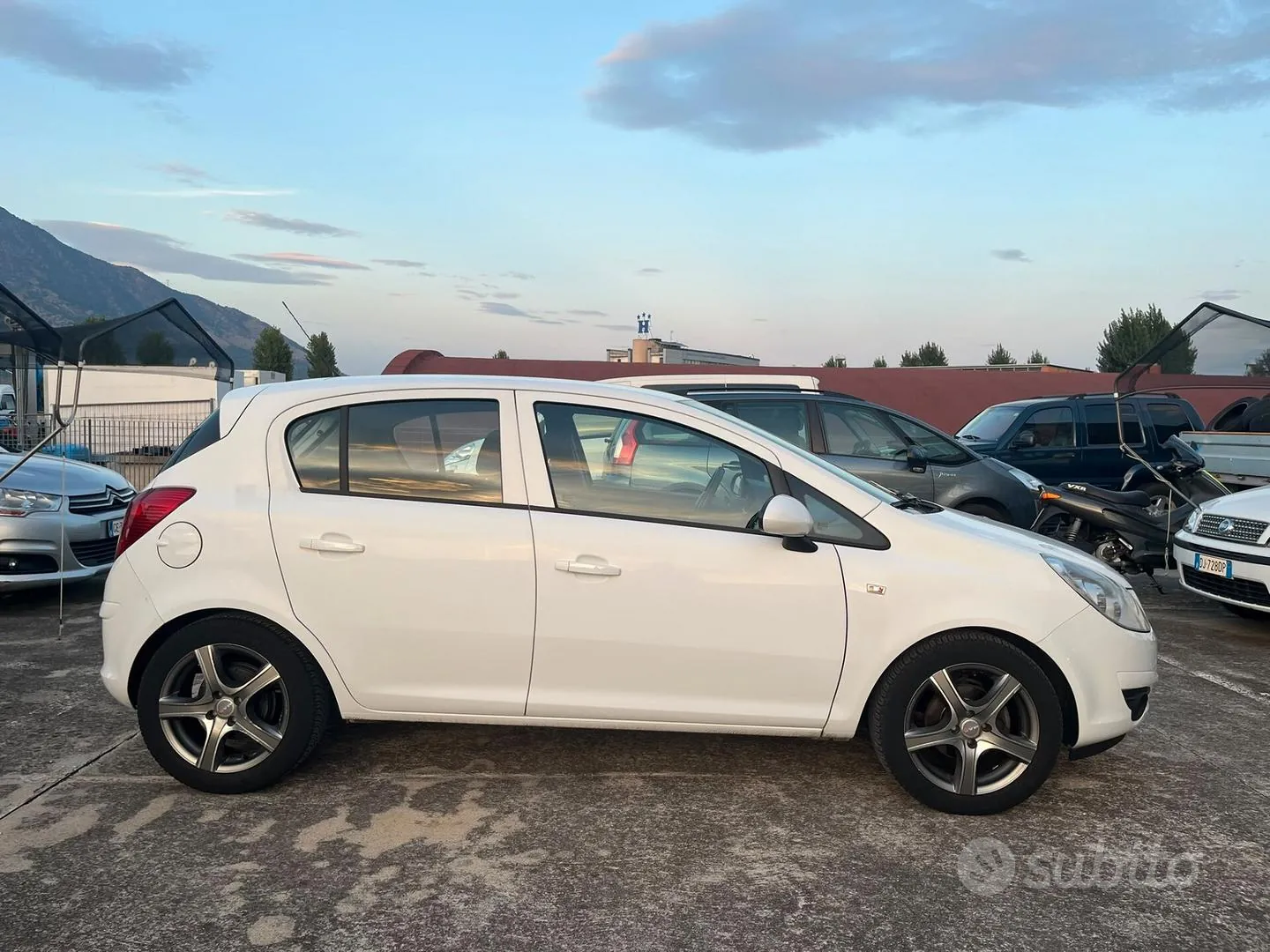 Opel Corsa D 2009 photo 4