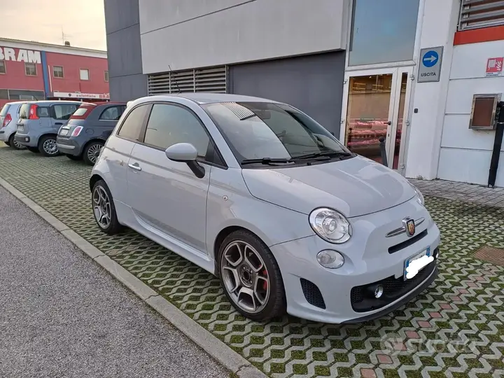 Abarth 500 2011 photo 4