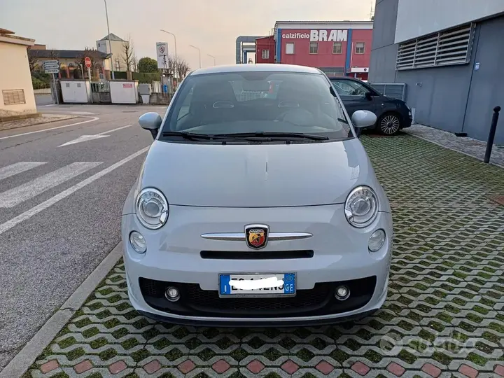 Abarth 500 2011 photo 3