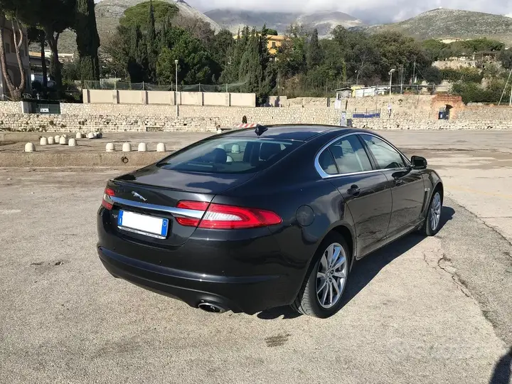 Jaguar Xf 2014 photo 4