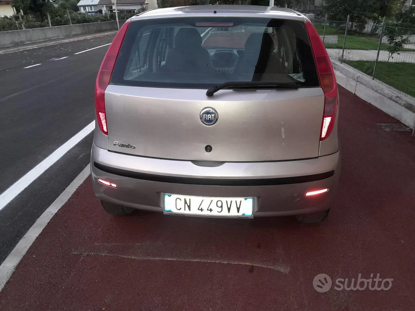 Fiat Punto 2004 photo 2