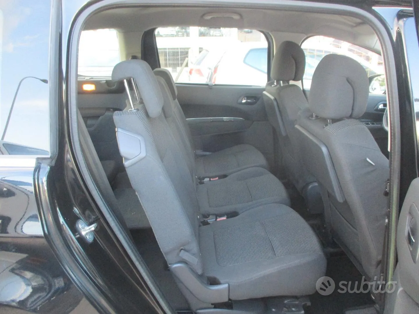 Peugeot 5008 2012 photo 5