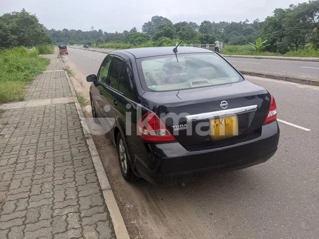 Nissan Tiida 2008 photo 2