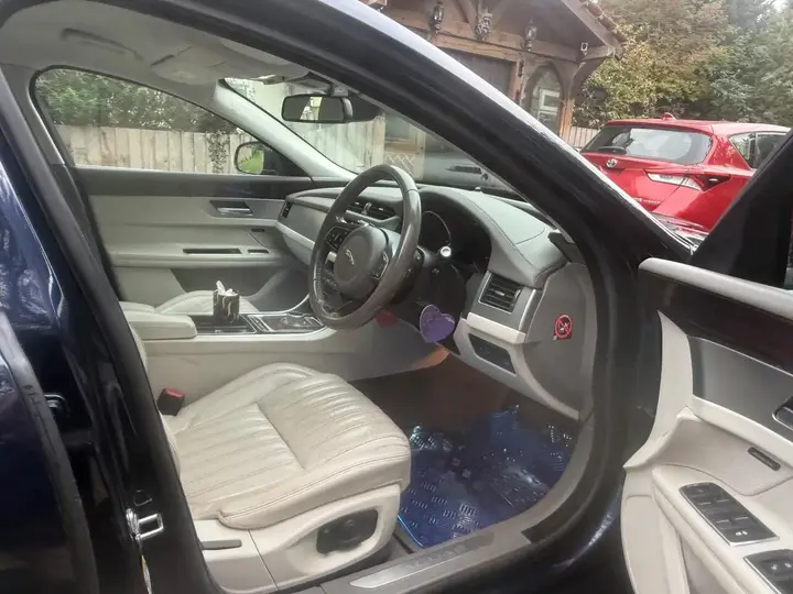 Jaguar Xf 2016 photo 5