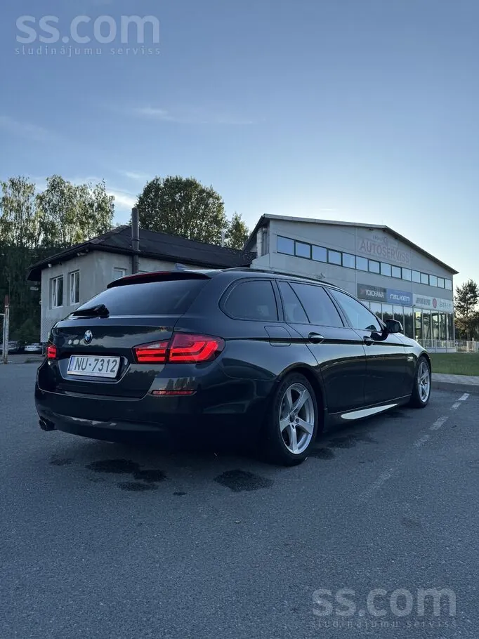 BMW 530D 2011 photo 2