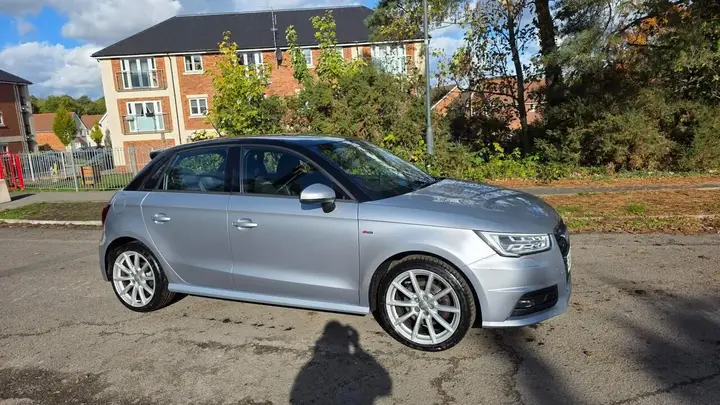 Audi A1 2015 photo 3