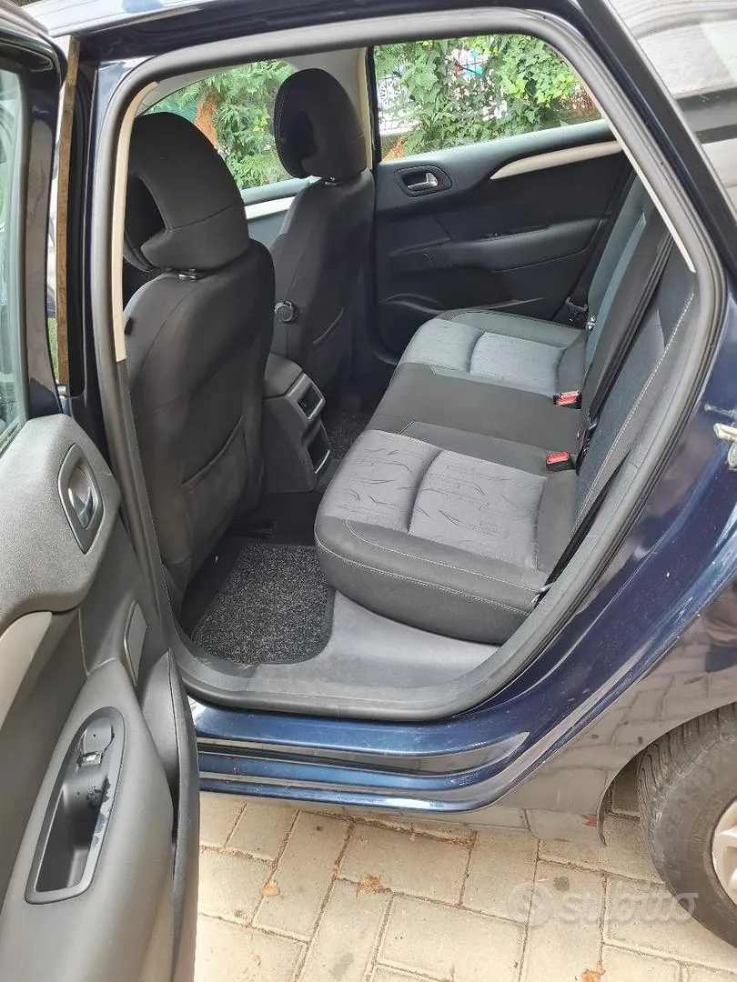 Citroen C4 2013 photo 2