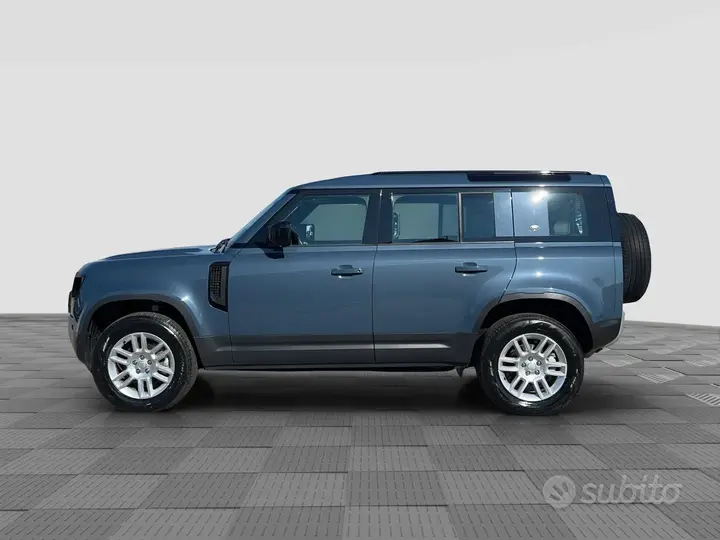 Land Rover Defender 2023 photo 2