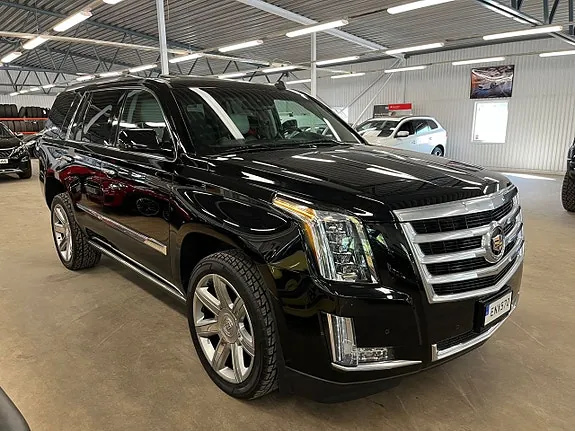 Cadillac Escalade 2015 photo 2