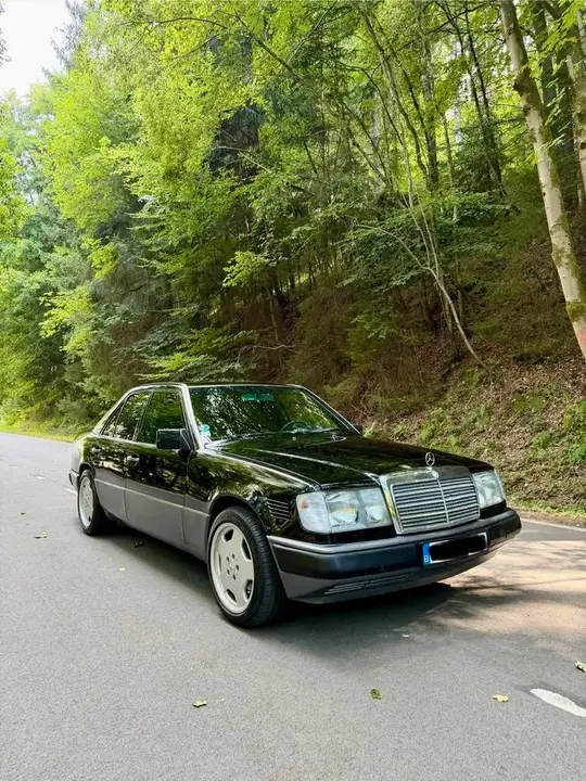 Mercedes-Benz W124