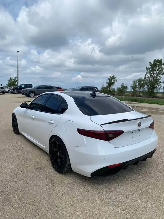 Alfa Romeo Giulia 2017 photo 5