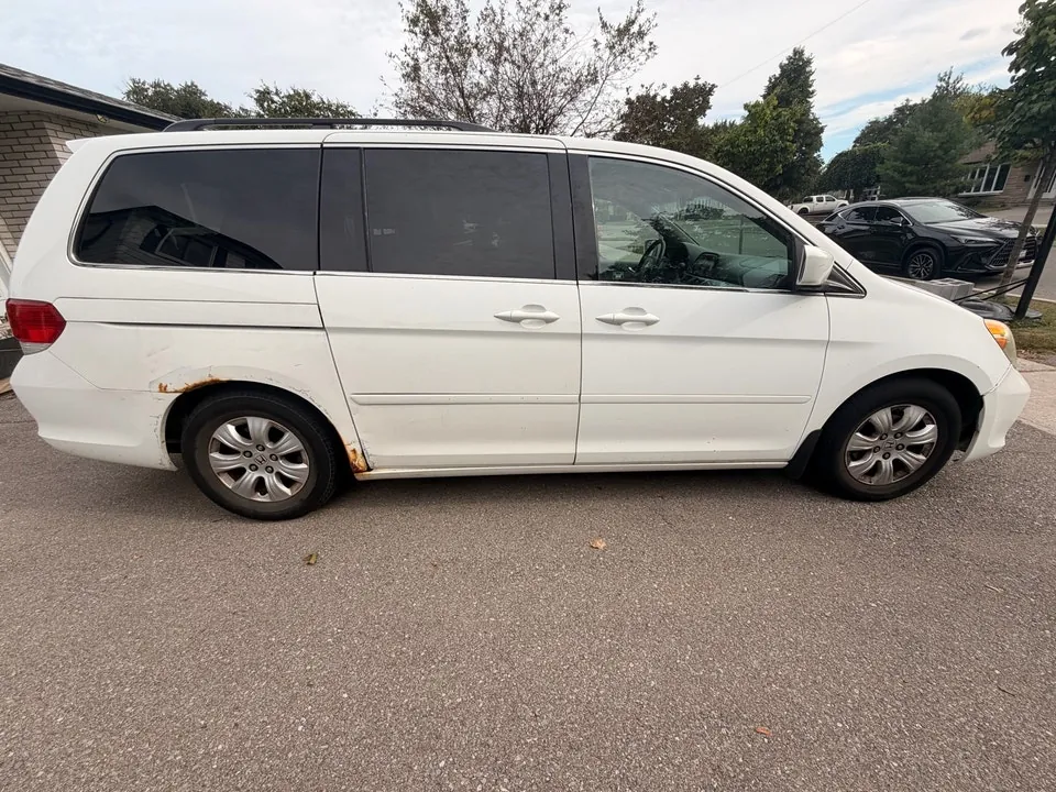 Honda Odyssey 2010 photo 3