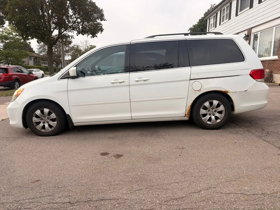 Honda Odyssey 2010 photo 4