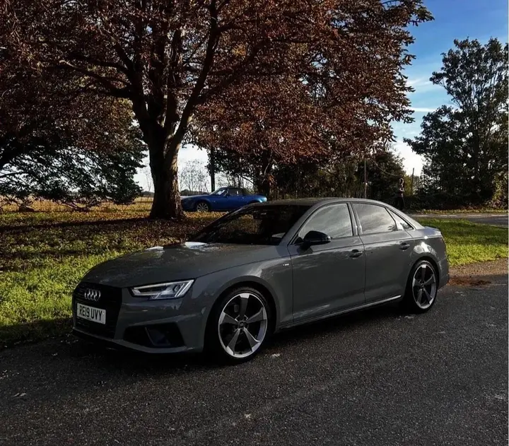 Audi A4 2019 photo 2