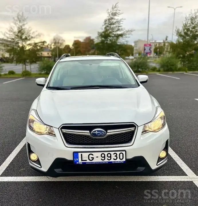 Subaru Xv 2016 photo 2