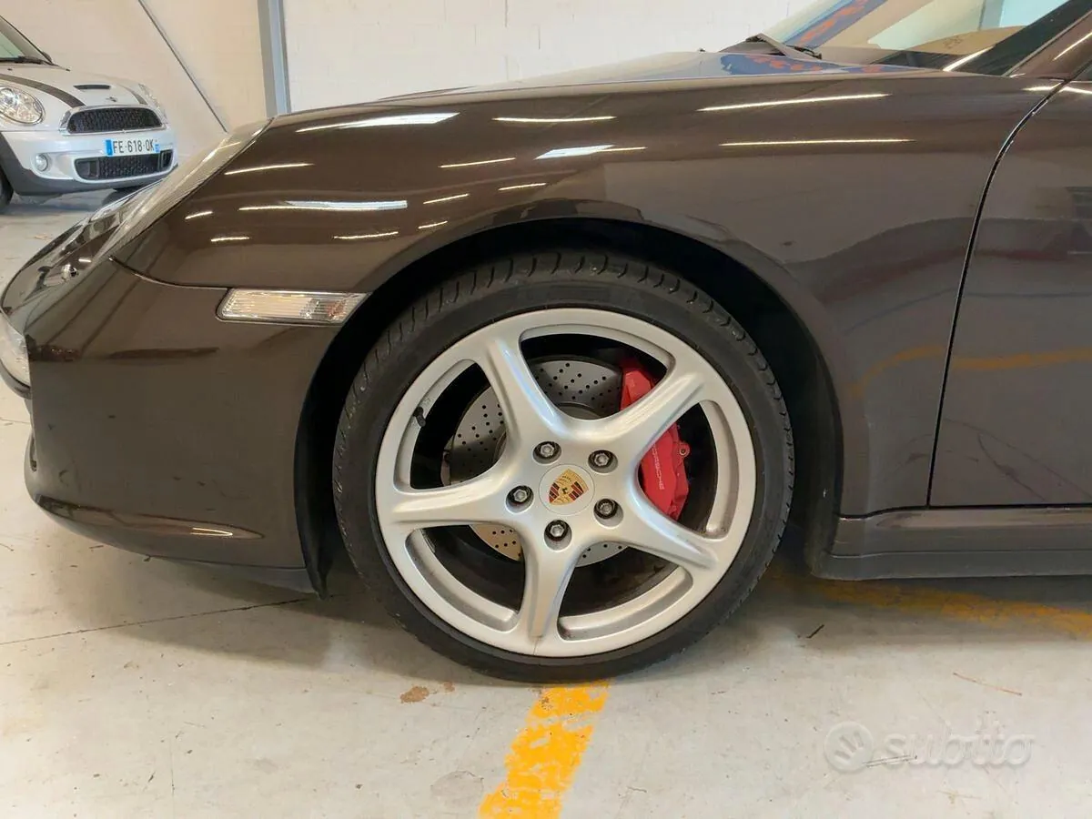 Porsche 911 2010 photo 3