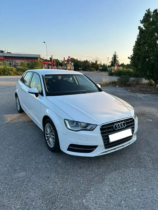 Audi A3 Sportback 2015 photo 2
