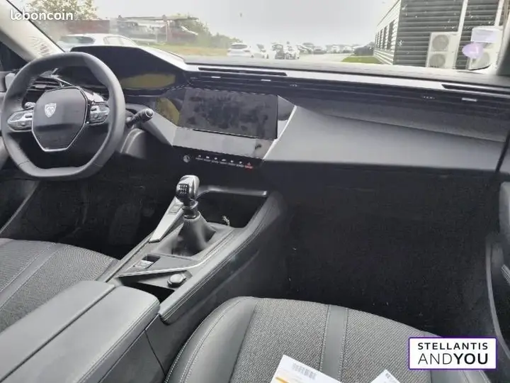 Peugeot 308 2022 photo 2