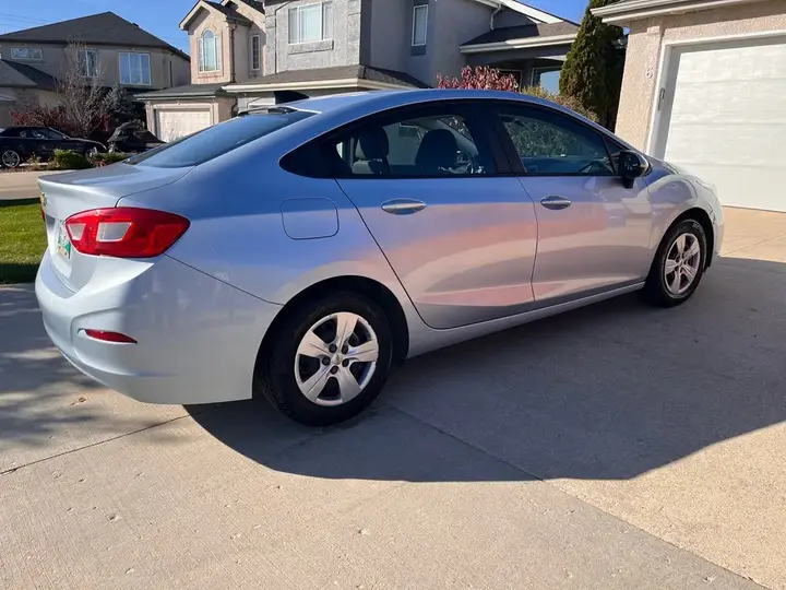 Chevrolet Cruze 2017 photo 2