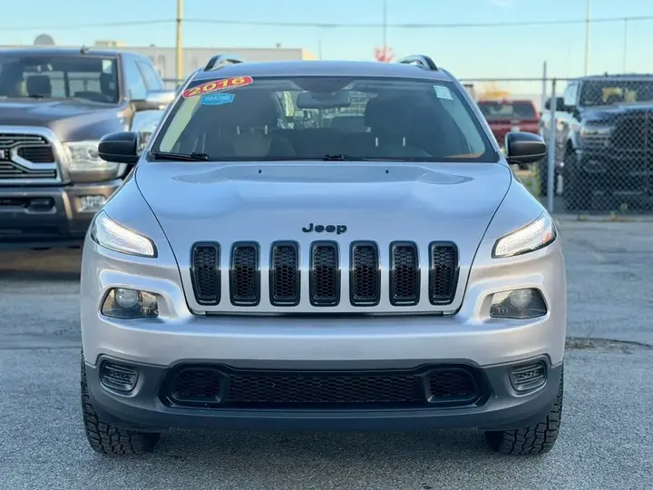 Jeep Cherokee 2016 photo 3