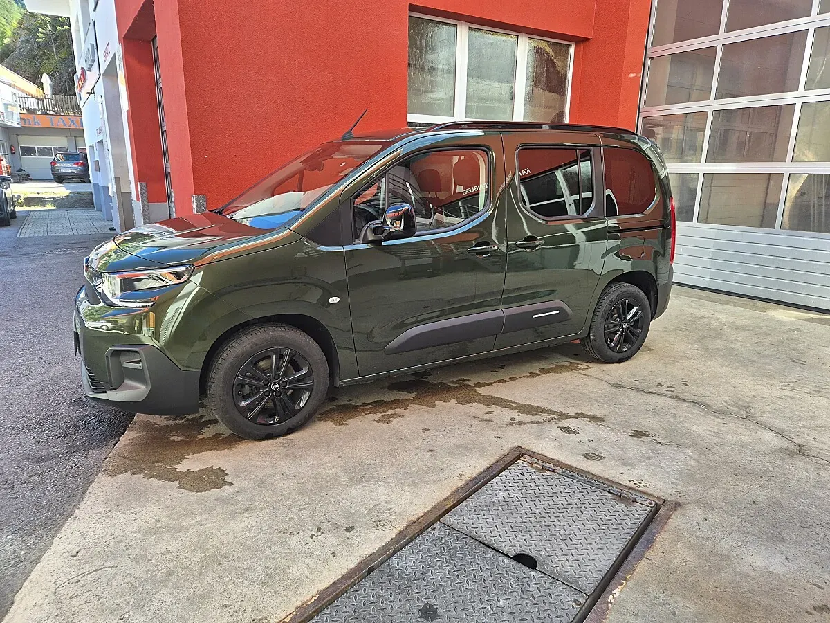 Citroen Berlingo 2024 photo 2
