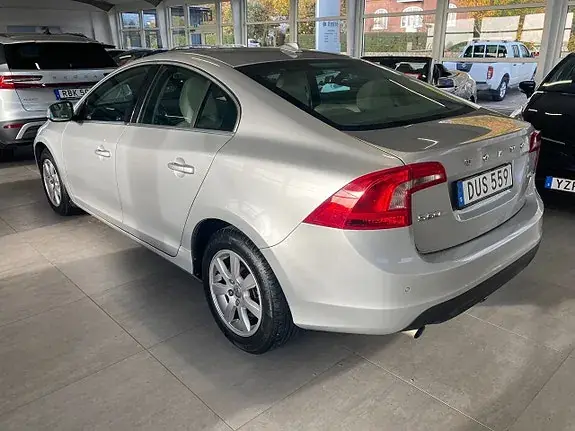 Volvo S60 2012 photo 4