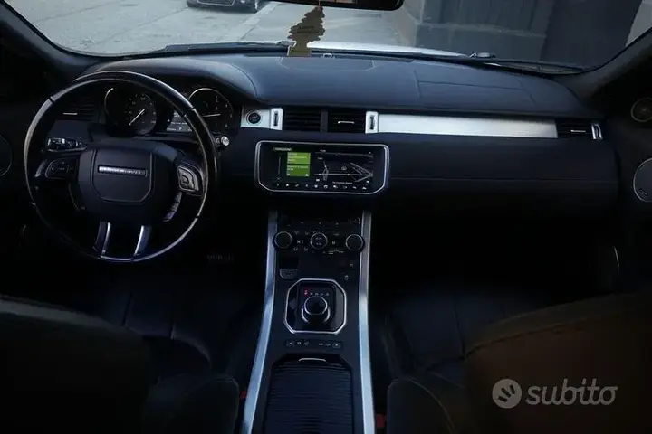 Land Rover Range Rover Evoque 2017 photo 2