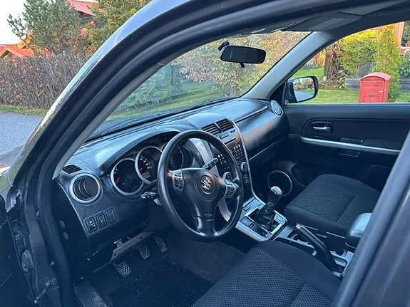 Suzuki Grand Vitara 2011 photo 4