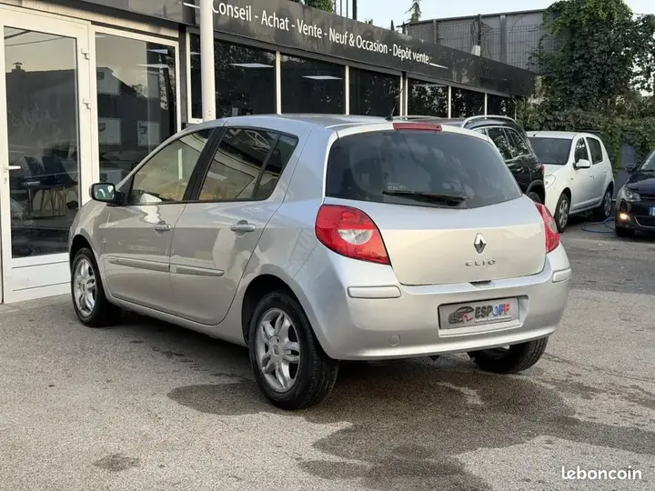 Renault Clio 2008 photo 4