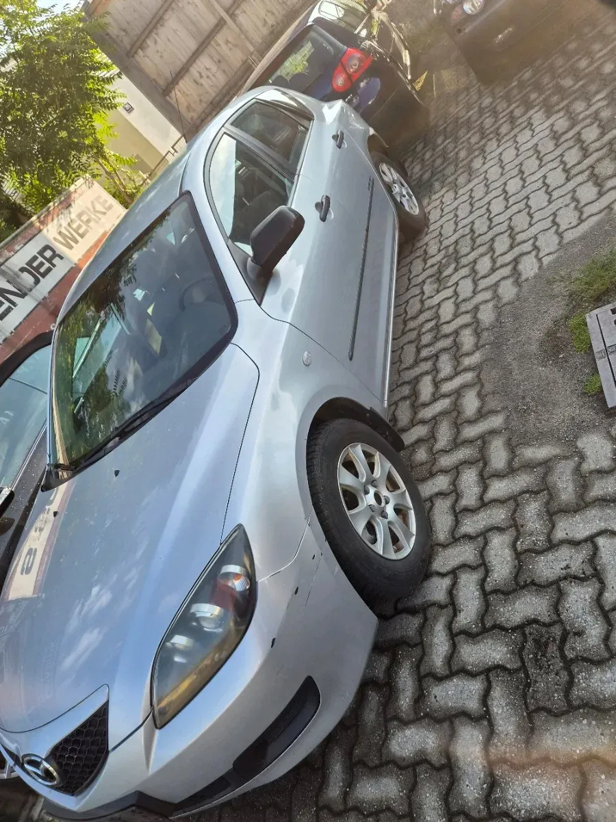 Mazda Mazda3 2009 photo 2
