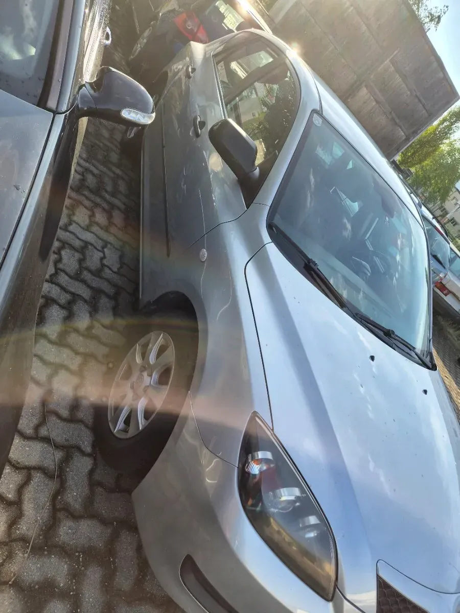 Mazda Mazda3 2009 photo 3