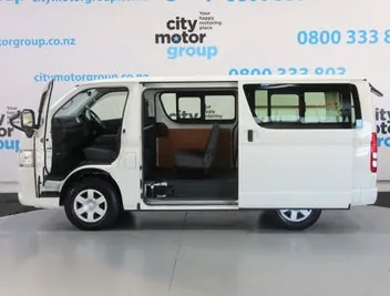 Toyota Hiace 2020 photo 4