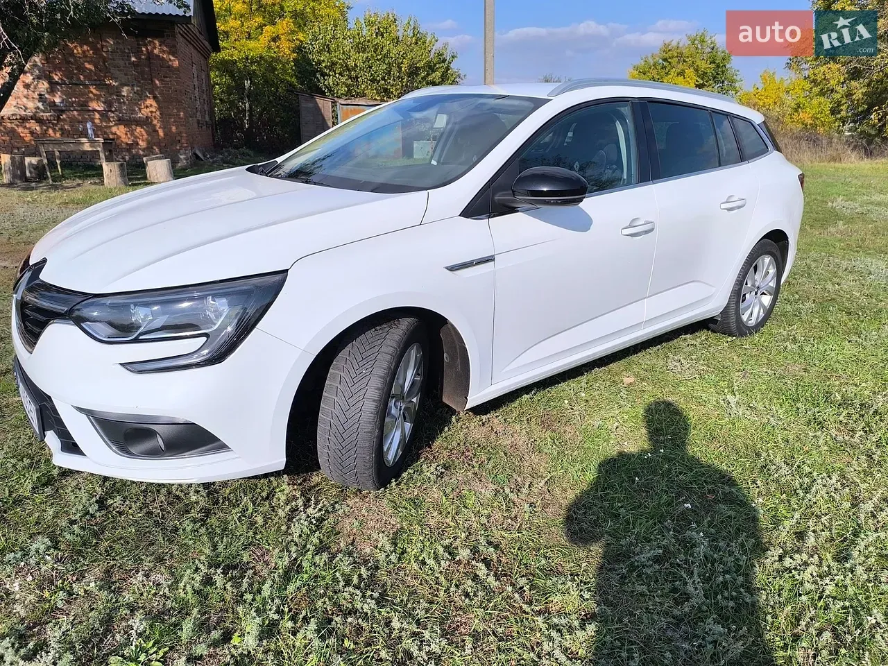 Renault Megane 2019 photo 2