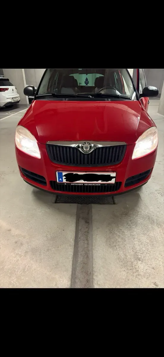 Skoda Fabia 2009 photo 3