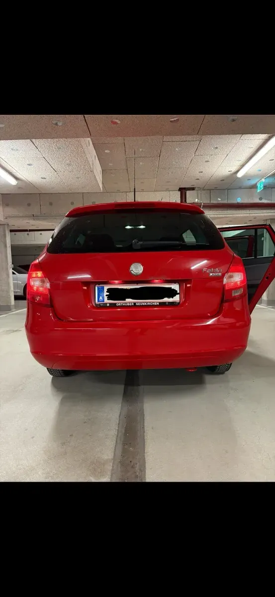 Skoda Fabia 2009 photo 2